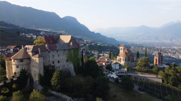 Come, Visit Scena