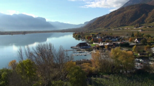 Der Kalterer See aus der Luft