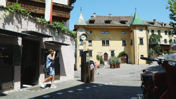 Piazza Tonvin a Caldaro